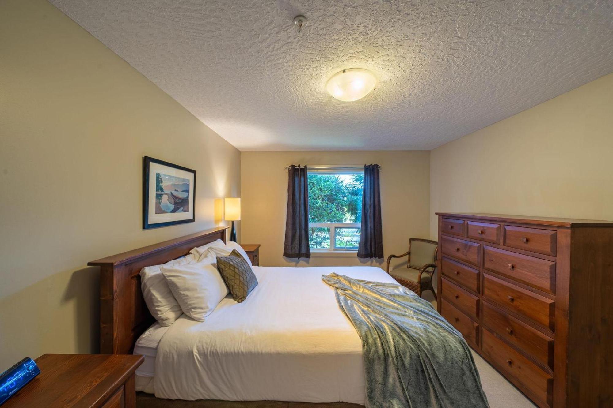 Sooke Harbour Resort & Marina Exterior photo