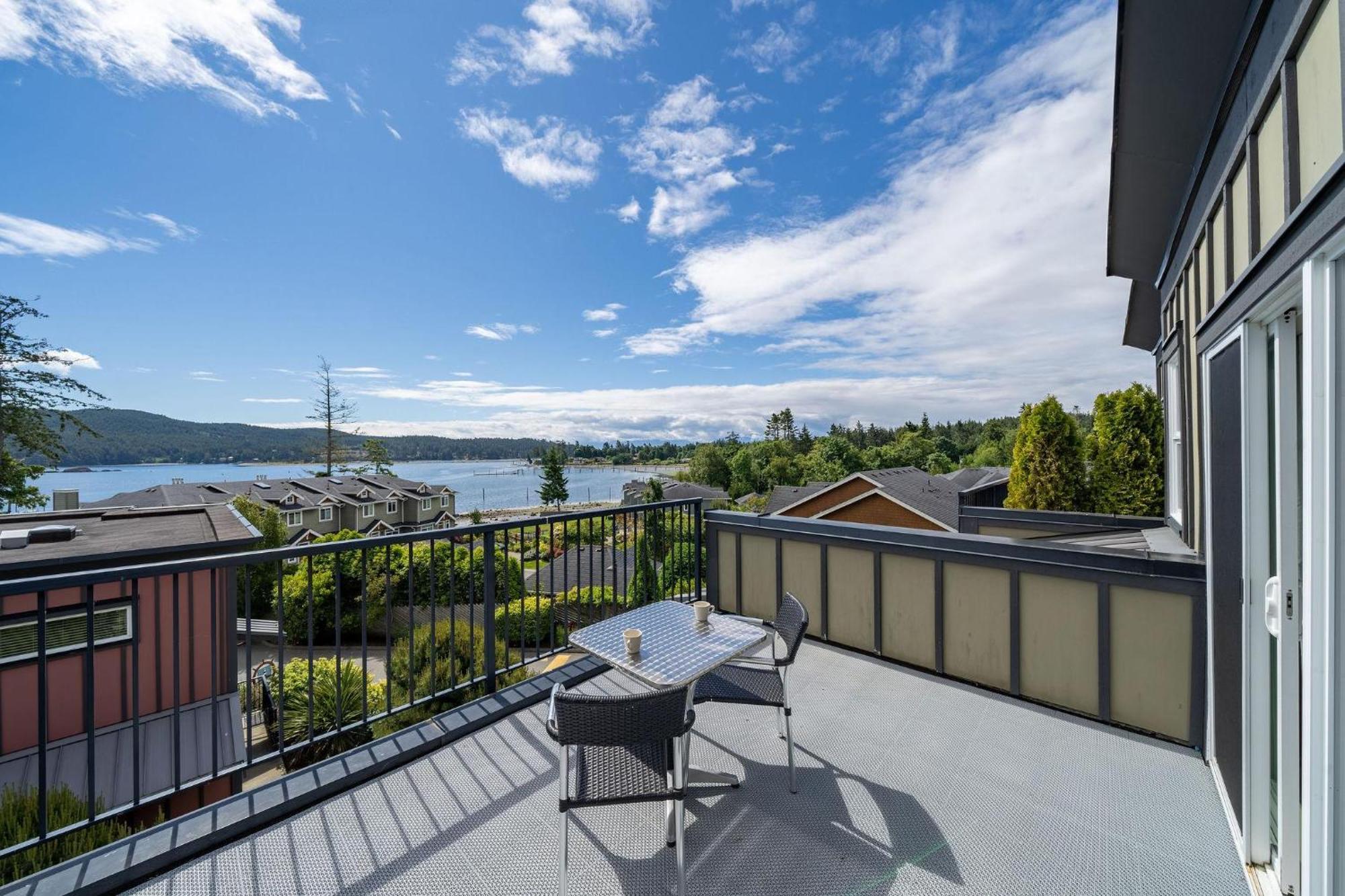 Sooke Harbour Resort & Marina Exterior photo